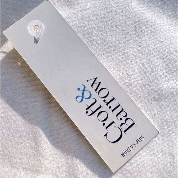 CROFT & BARROW LONG SLEEVED CHRISTMAS WREATH TEE with A TOUCH OF BLING - Picture 12 of 16